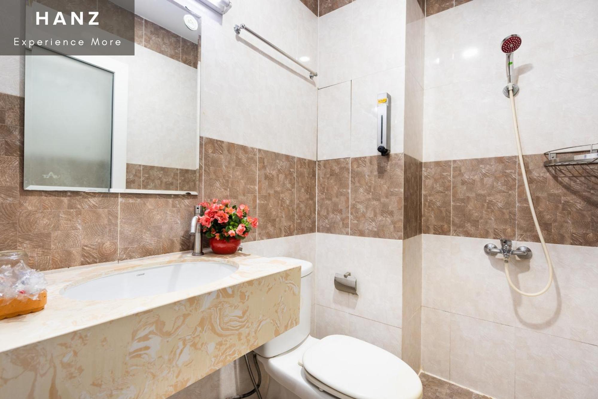 Khách sạn Hanz Queen Airport Saigon 3*
